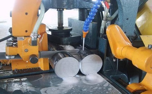 新龙卧式带锯床的送料方式有哪几种？